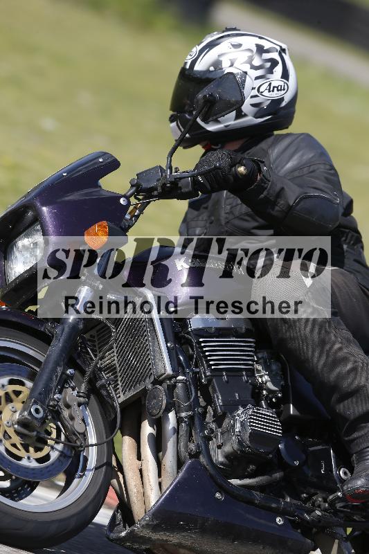 /Archiv-2025/09 22.04.2025 Cornu Master School ADR/gruen-vert/13